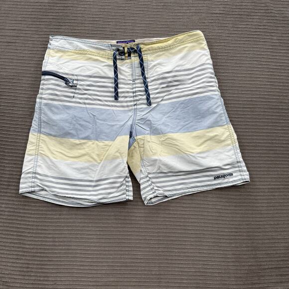 Patagonia Wavefarer BoardShorts Men 34 Nylon Swimming Weekend Vacation Beach. - Picture 1 of 8